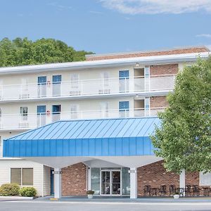 Howard Johnson By Wyndham Staunton